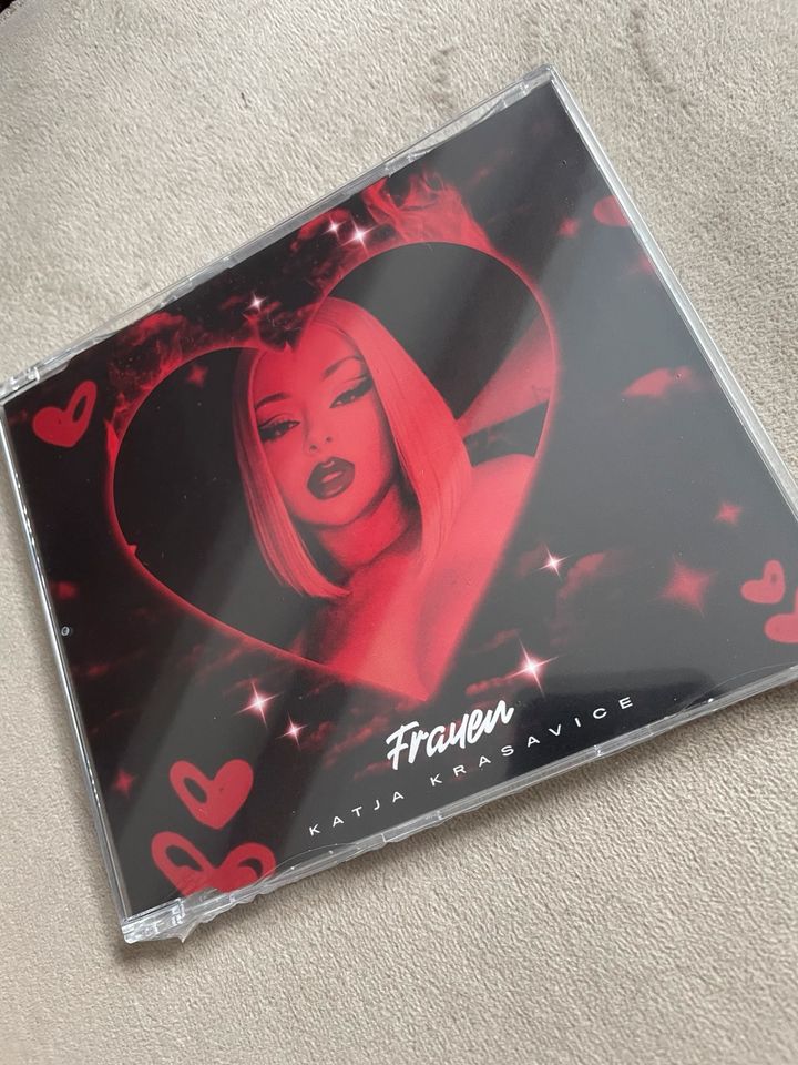 Katja Krasavice - Frauen CD Single + ein Herz für Bitches Tattoo in Deggendorf