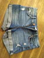 Coole Jeans shorts Gr 34 mit angesagter Waschung von bershka Bayern - Zeil Vorschau