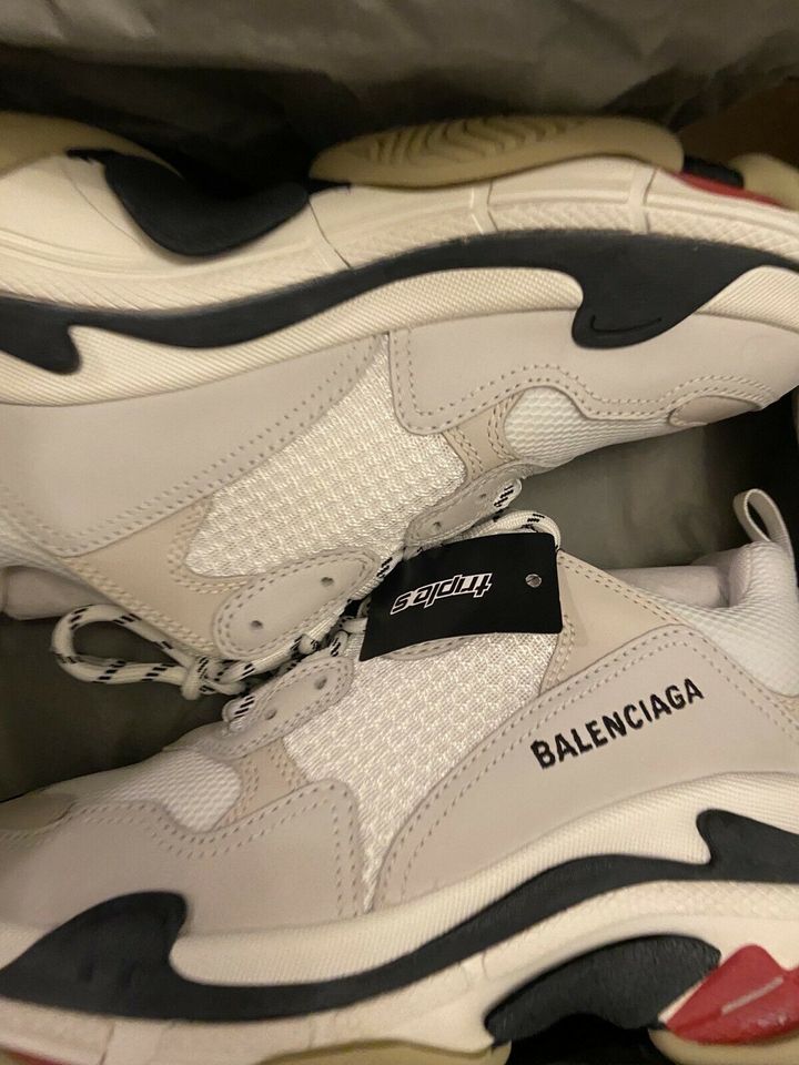 Balenciaga Triple S Gr. 41 Neu fallen größer aus wie eine 42 in Köln