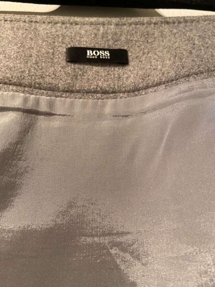 Hugo Boss Rock Größe 34/XS Wolle in Düsseldorf