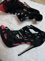 High heels buffalo neu Sandaletten gr 39 Wildleder schwarz rot Nordrhein-Westfalen - Gelsenkirchen Vorschau