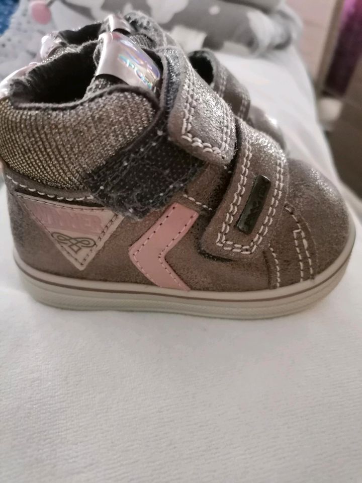 Baby Schuhe Gr. 18 in Berlin