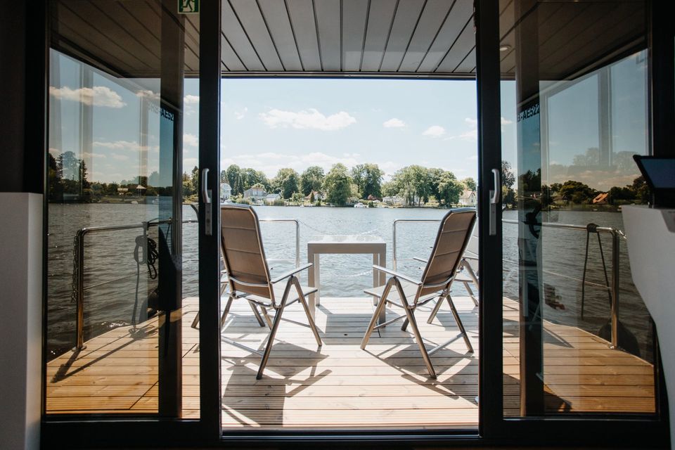 -50% Rabatt - Ferienwohnung mieten direkt am Wasser | Hausboot in Kleinzerlang