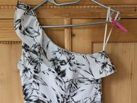 Banana Republic einschultriges Kleid Grösse 0 mit Blumenmuster Bayern - Gilching Vorschau