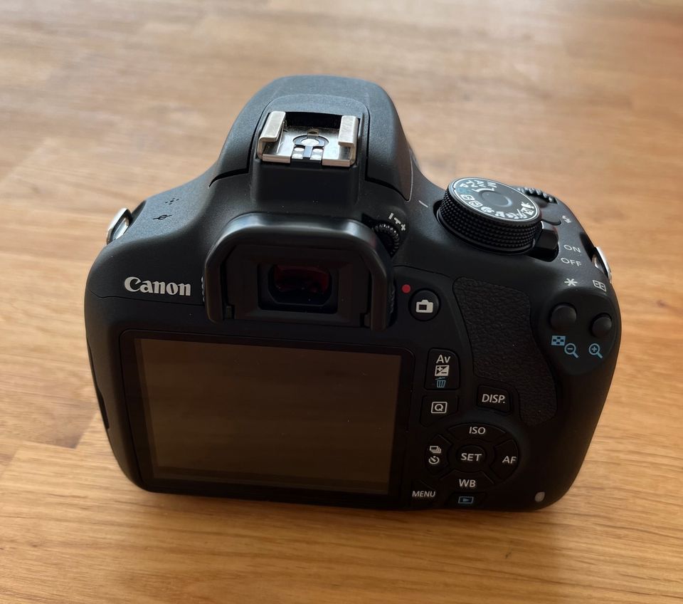 Canon EOS 1200D DSLR inkl. viel Zubehör in Konstanz