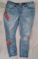 Only Jeanshose 30/32 mit Rosen Baden-Württemberg - Berglen Vorschau