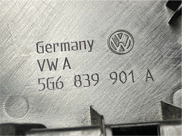 Original VW 5G6839901A Türblende in Berlin