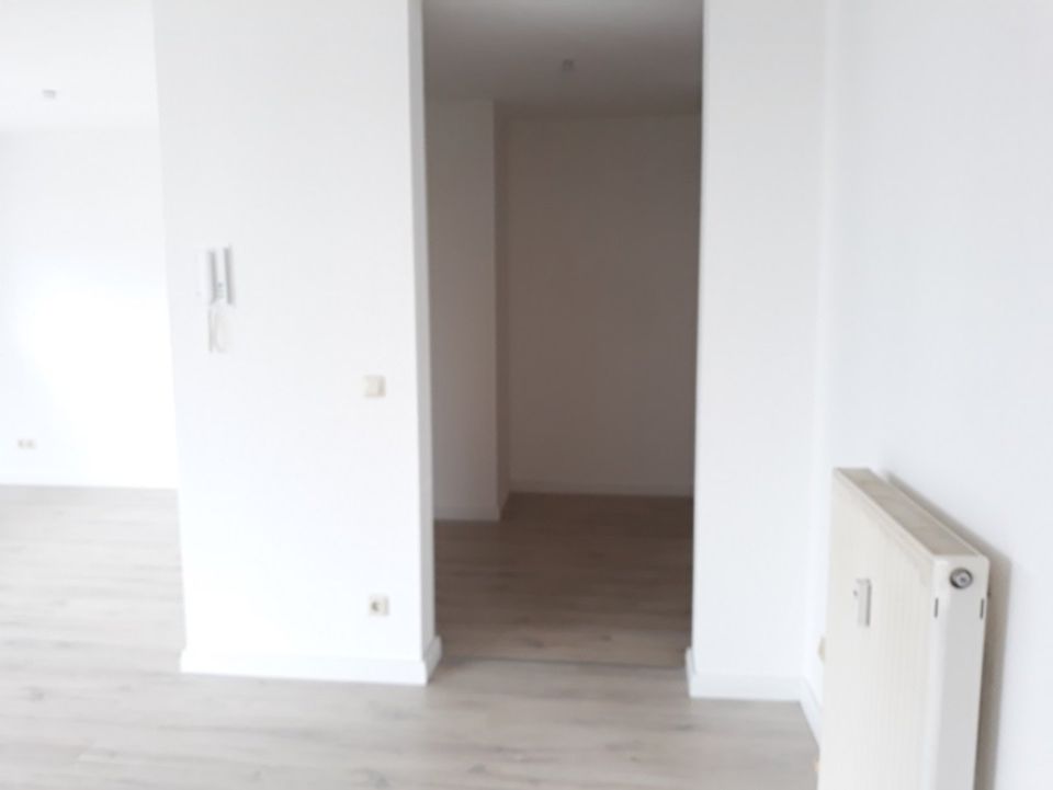 geräumige 1 Raum Wohnung mit EBK und Balkon in Zwickau