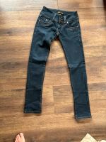 Revers Jeans Jeanshose Hose lang Größe S 36 Baden-Württemberg - Laupheim Vorschau