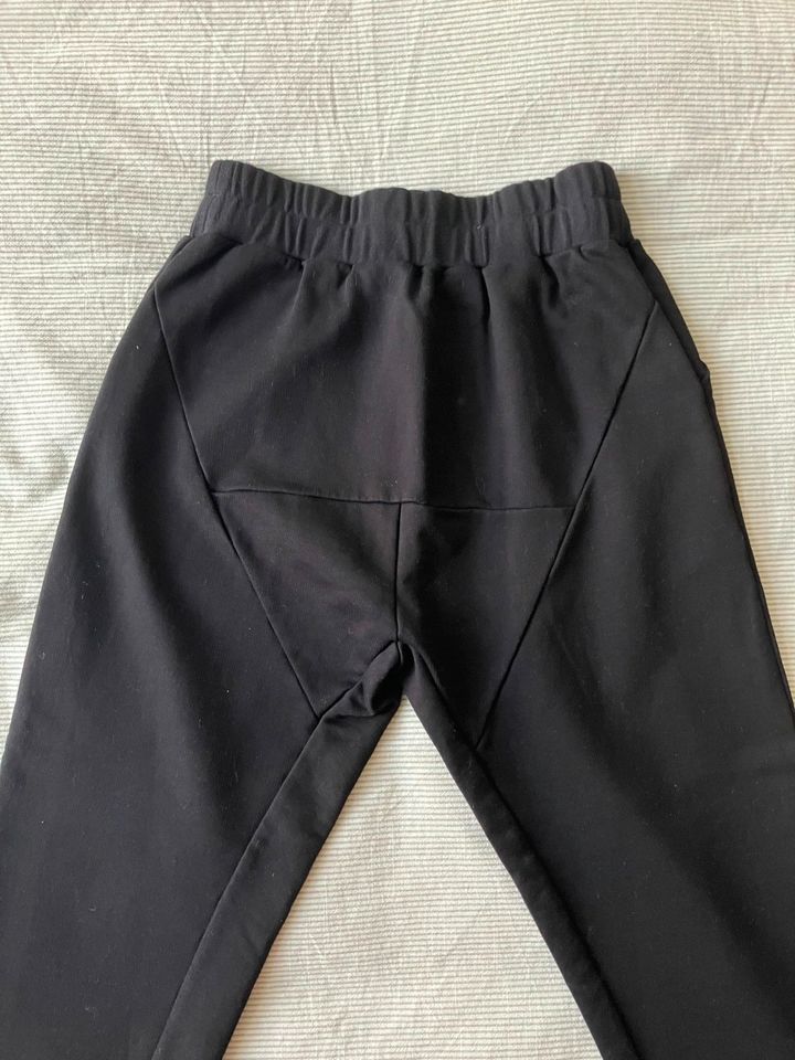 Julius Neu Romantika track pants in Reutlingen