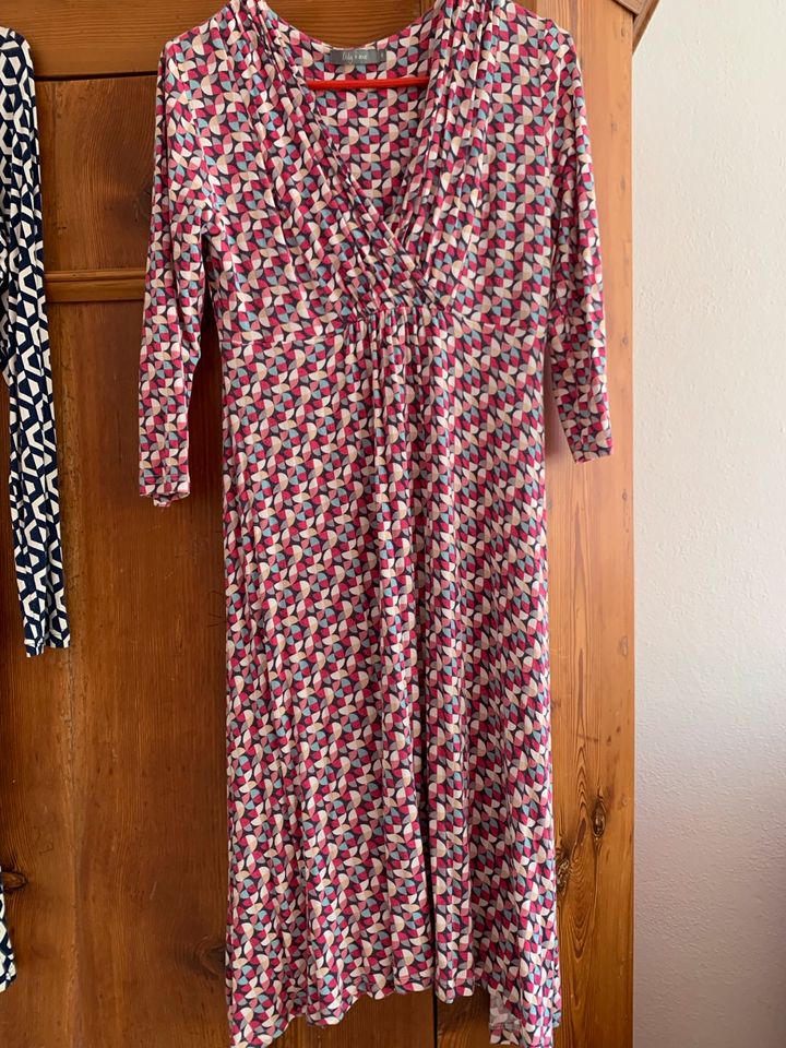 Hübsches Kleid aus Viskose, Gr 36/38 in Regensburg