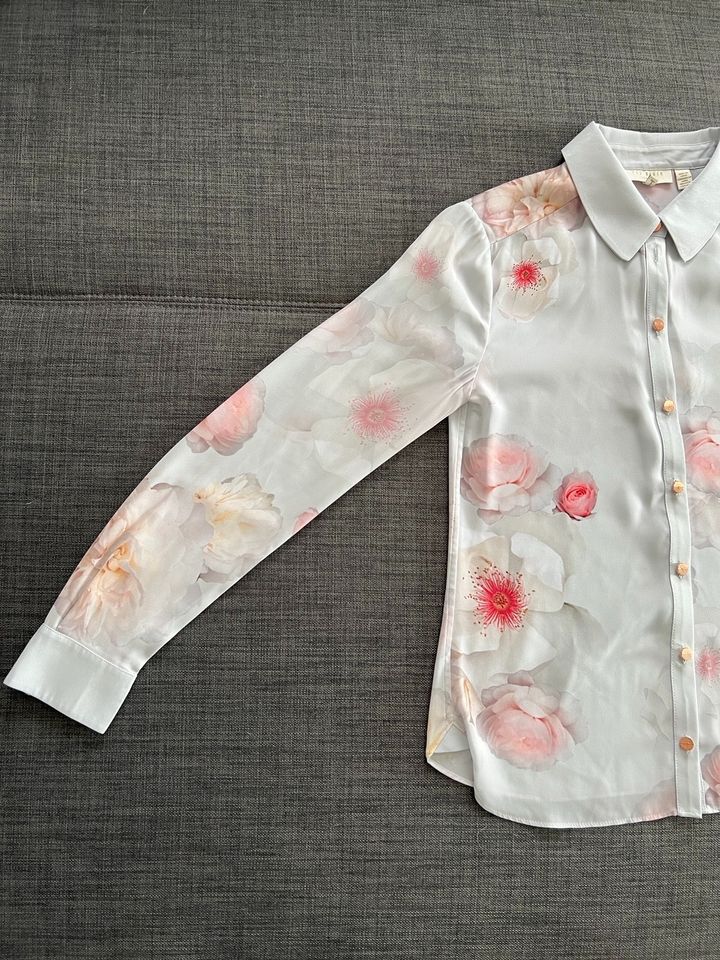 Ted Baker Bluse XS Größe 0 hellgrau mit Blumen in Rheinberg