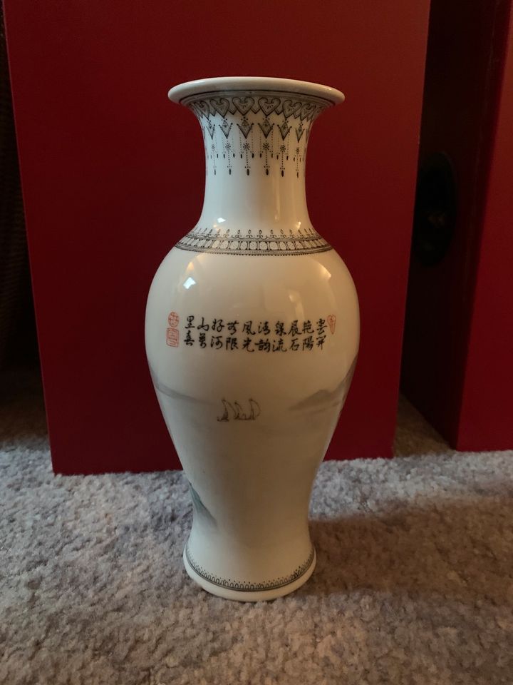 Original Chinesische Vase Gartenmotiv Landschaft handbemalt in Hamburg