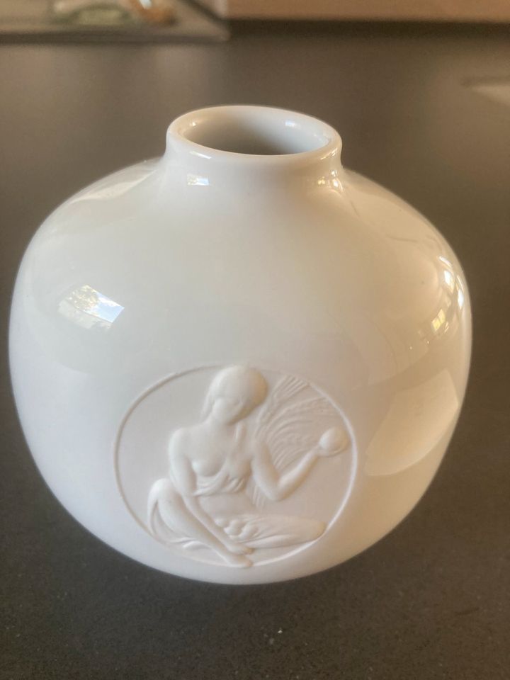 KPM Vase Ceres in Neuendettelsau