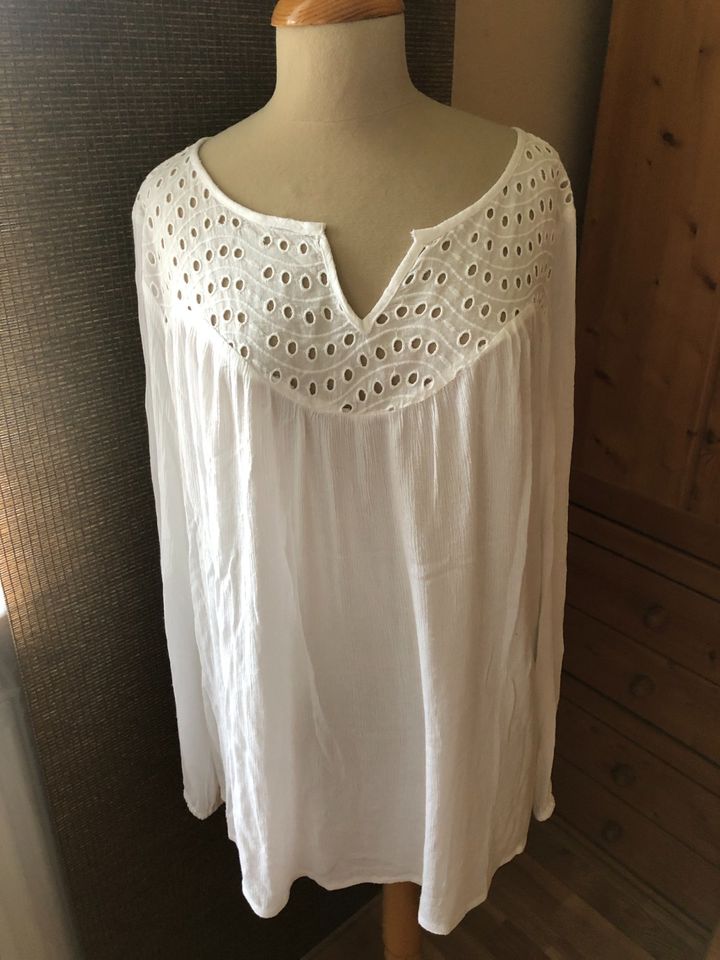 Lascana Bluse Tunika mit Lochmuster Gr. 44 / XXL in Hunderdorf