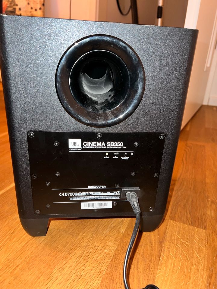 JBL Soundbar SB350 und Subwoofer SB350 in Altenholz