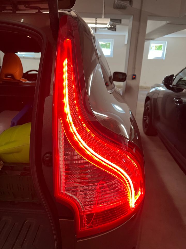 Volvo XC 60 Bj 2014 Rücklicht rechts NP 250€ in Hamburg