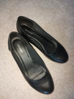 Keilabsatz schwarz Größe 39 Damenschuhe Graceland Hessen - Schauenburg Vorschau