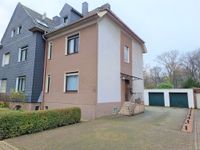Gemütliches Zweifamilienhaus mit zwei Garagen und großem Garten in Duisburg-Aldenrade Duisburg - Walsum Vorschau
