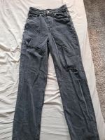 Schwarze straight leg jeans von H&M mit Löchern in Gr..34 Berlin - Steglitz Vorschau
