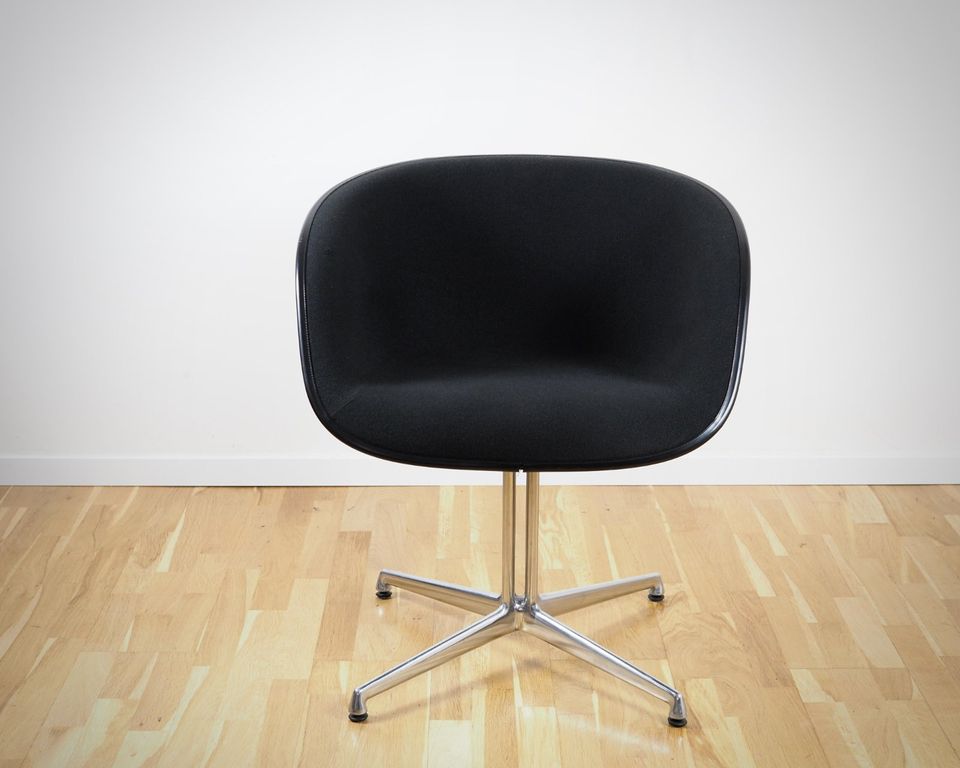 Vitra La Fonda Chair mit Vollpolster in schwarz in Stuttgart