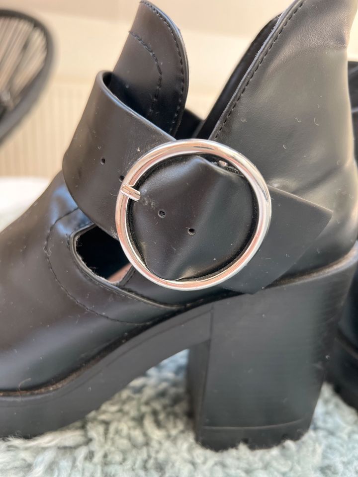 Stiefeletten von Zara in Neumünster