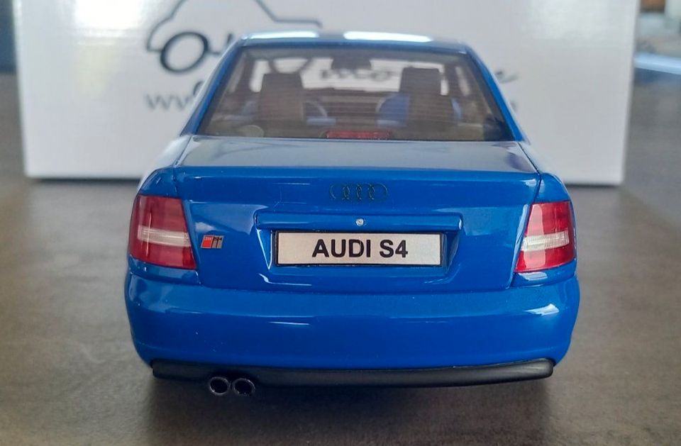 Otto 1:18 Audi S4 B5 Nogaroblau Ottomobile OVP in Nennslingen