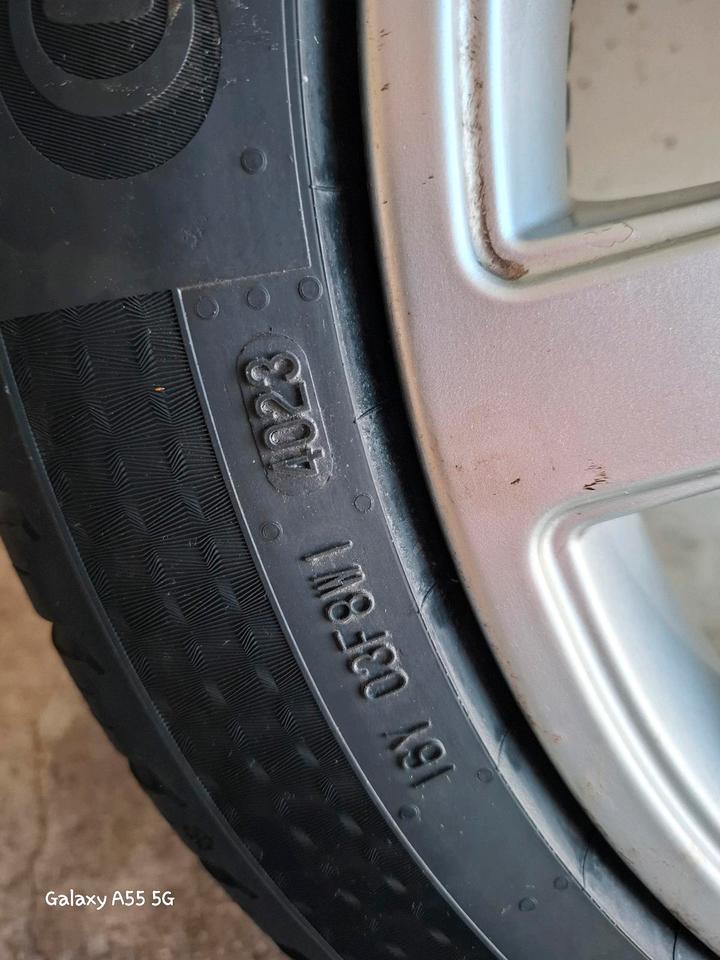 Audi A4 B5 17 Zoll Felge mit Continental Ganzjahresreifen NEU in Braunschweig