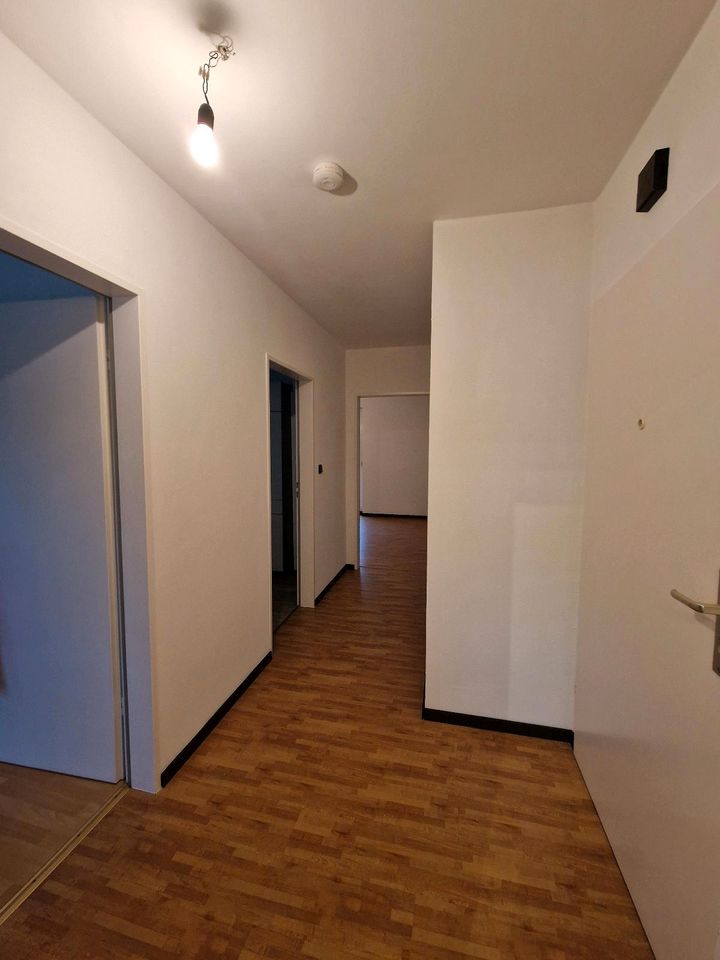 Schöne 2 Zimmer Single Wohnung nähe Stadtpark/ Schlossbad +Garage in Neumarkt i.d.OPf.