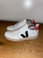 VEJA Sneaker Nürnberg (Mittelfr) - Kleinreuth b Schweinau Vorschau
