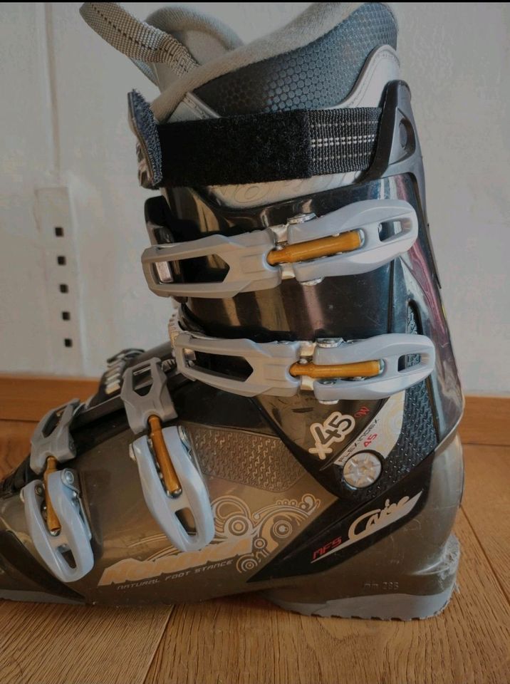 Ski Schuhe Nordica, Größe MP 24 - 24,5 (Schuhgröße EU 38 - 38,5) in Aschau am Inn
