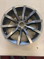 VW Passat 3G B8 Alufelge 8Jx18H2 ET44 3G0601025Q Nordrhein-Westfalen - Bergkamen Vorschau