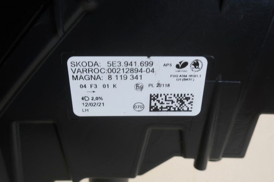 Nebelscheinwerfer LED Skoda Octavia IV 5E links ab 20 | 5E3941699 in Koblenz