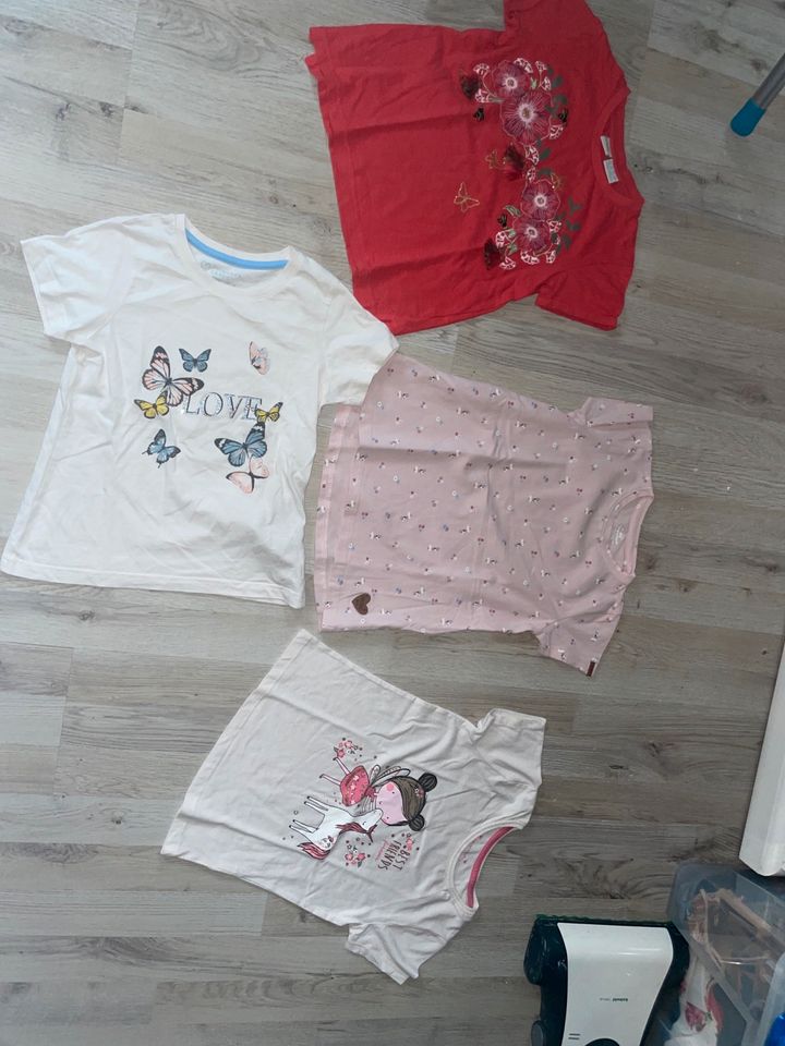 T-Shirts in Gr 122/128 topolino, Primark in Rostock