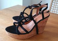 Plateau Wedges Sandalen Hessen - Gießen Vorschau