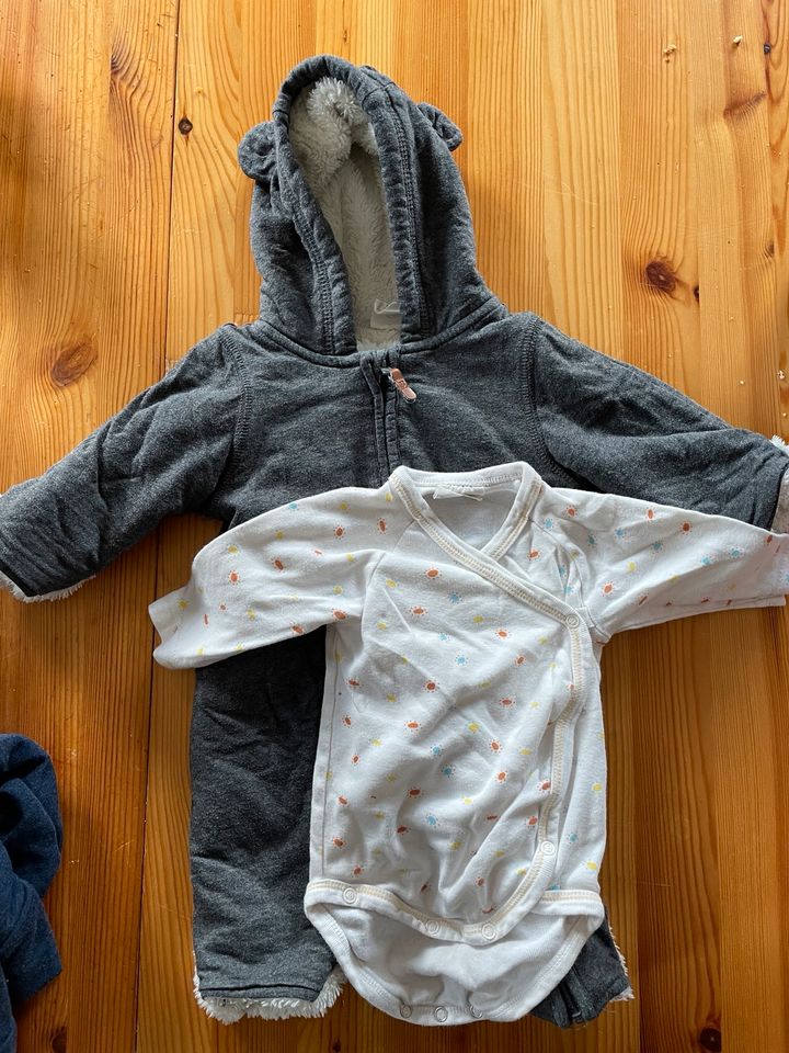 Baby Kleidung Zwillinge in Alpirsbach