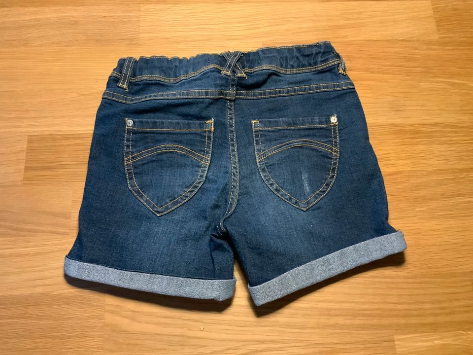 Jeans-Short - je 2x vorhanden - Größe 140 - wNeu in Kiel