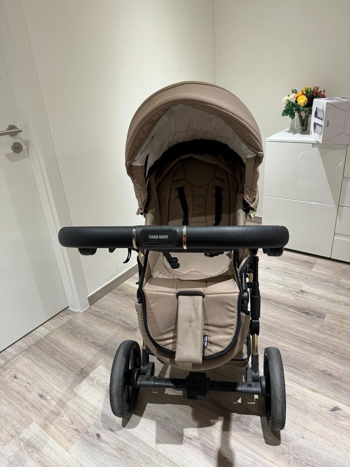 Kinderwagen mit Zubehör in Neu Ulm