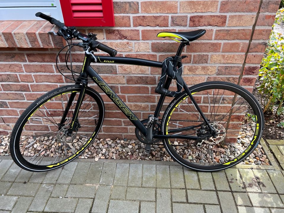 Customized Herren-Fahrrad Jensen 26‘ neuwertig schwarz/gelb in Kayhude