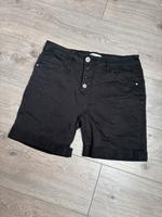 Schwarzer Short (Damen) Größe 40/42 von Hailys Nordrhein-Westfalen - Niederkassel Vorschau