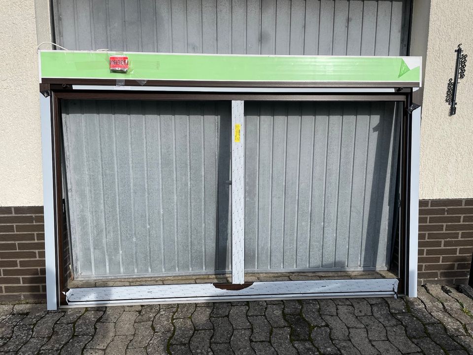 Kuststofffenster weiß/braun neu mit Rolladenaufastz, Funkmotor, in Meinersen