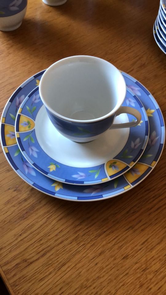 Kaffee Geschirr Set blau gelb in Kiel