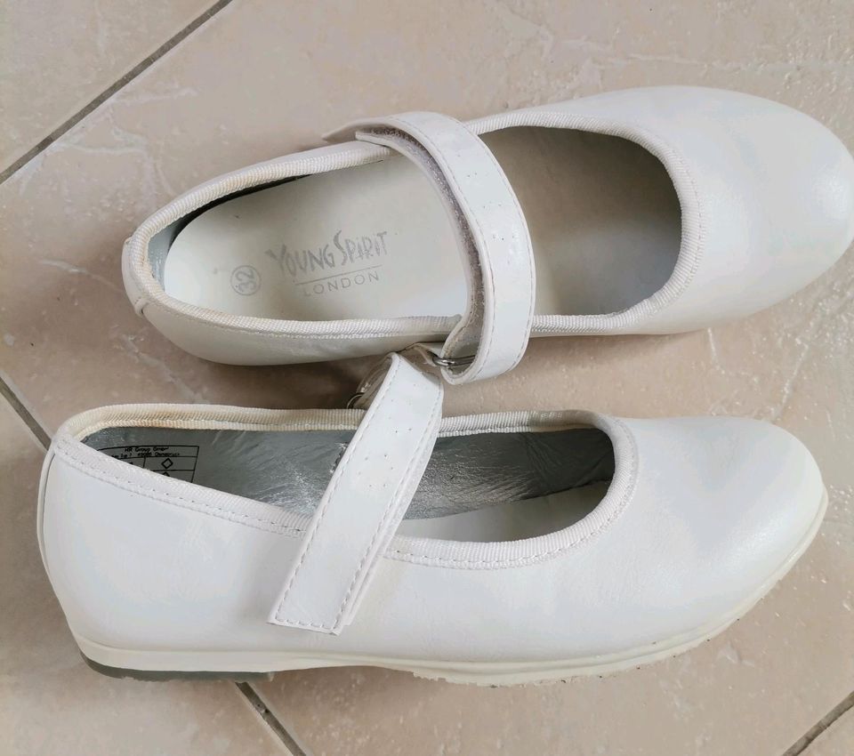 weiße Mädchen Schuhe Young Spirit Ballerina Einschulung Gr.32 in Borgsdorf