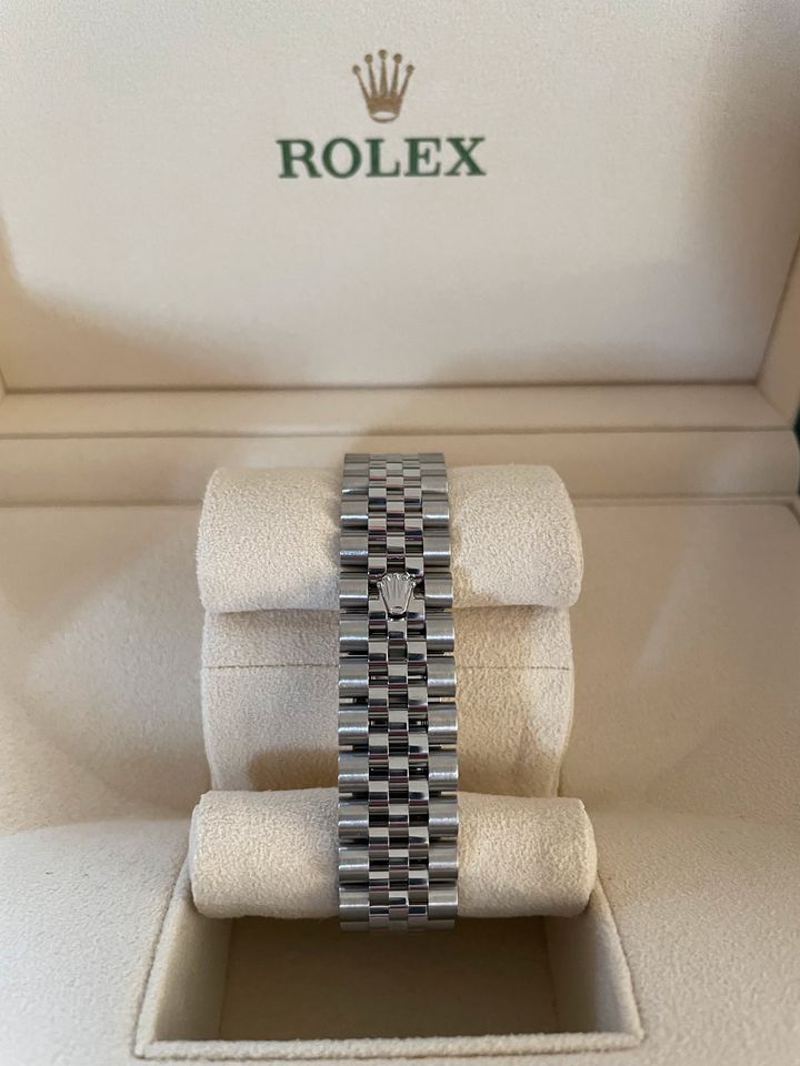 Rolex Datejust 31 Weißgold Diamanten Jubilee purple 278274 in Burgdorf