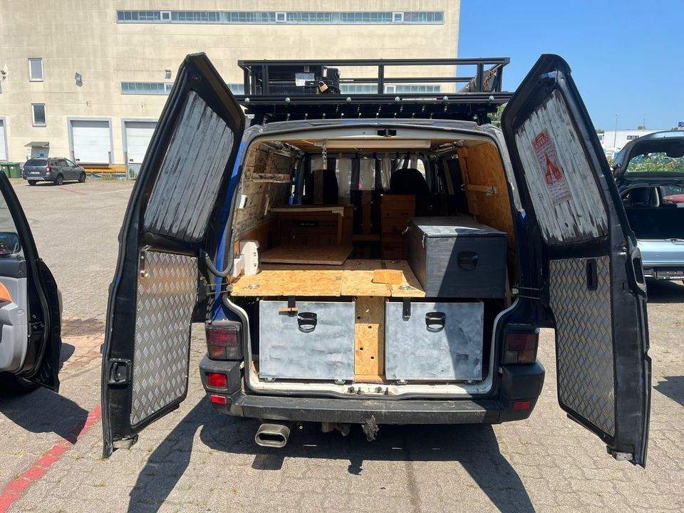 VW T4 Transporter 2,0 Benzin Campingwagen in Quickborn