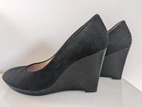 Clarks - schwarze Wildleder Pumps Größe 40, Keilabsatz Bremen - Osterholz Vorschau