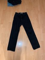 Gerade geschnittene schwarze Jeans von Levis in Größe XS Bayern - Gilching Vorschau