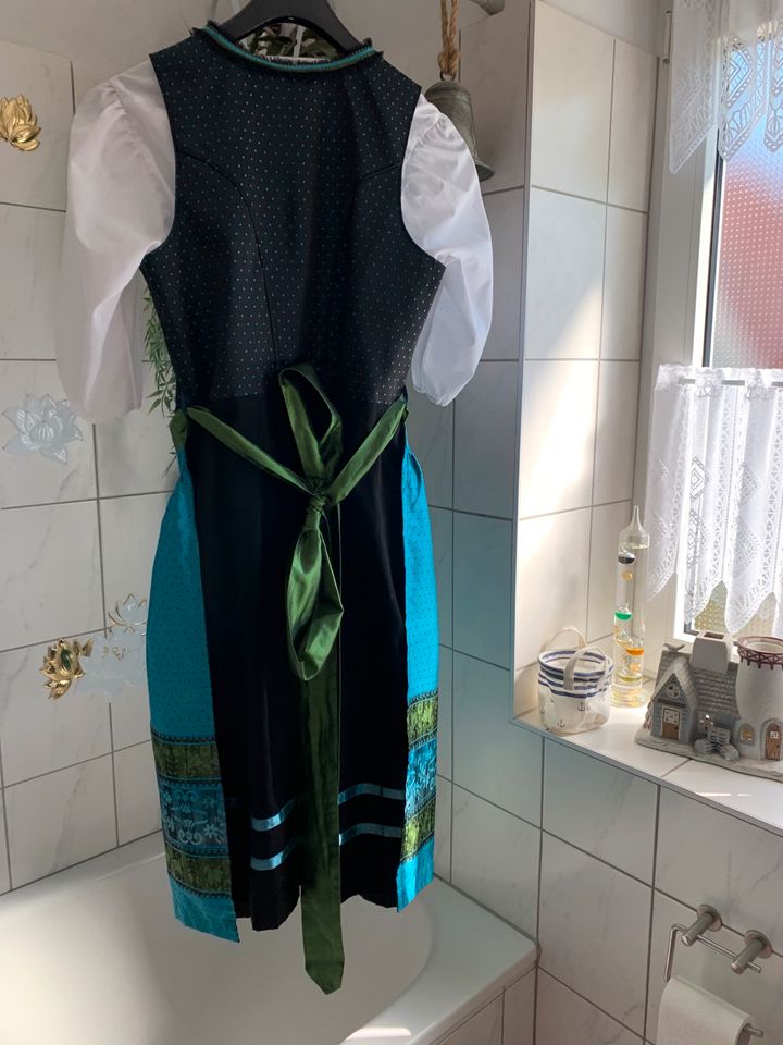 Dirndl mit Bluse Gr. 44 in Hemer