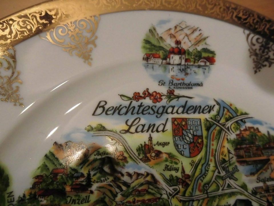 alter Zierteller aus Porzellan - Berchtesgadener Land -, Motiv in Halle