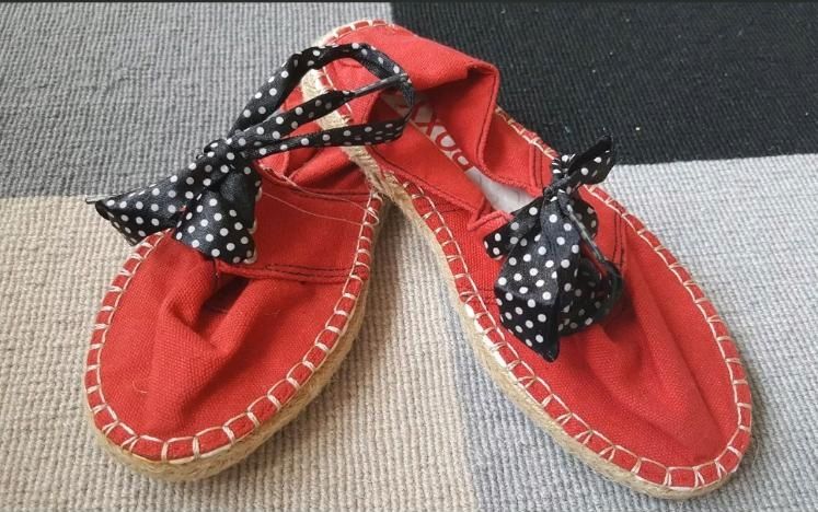 NEU ROXY ESPANDRILLOS GR. 32 ROT SCHUHE SOMMERSCHUHE in Wuppertal